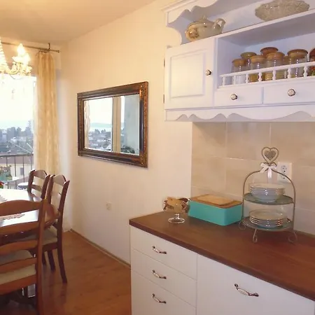 Sime Apartment *